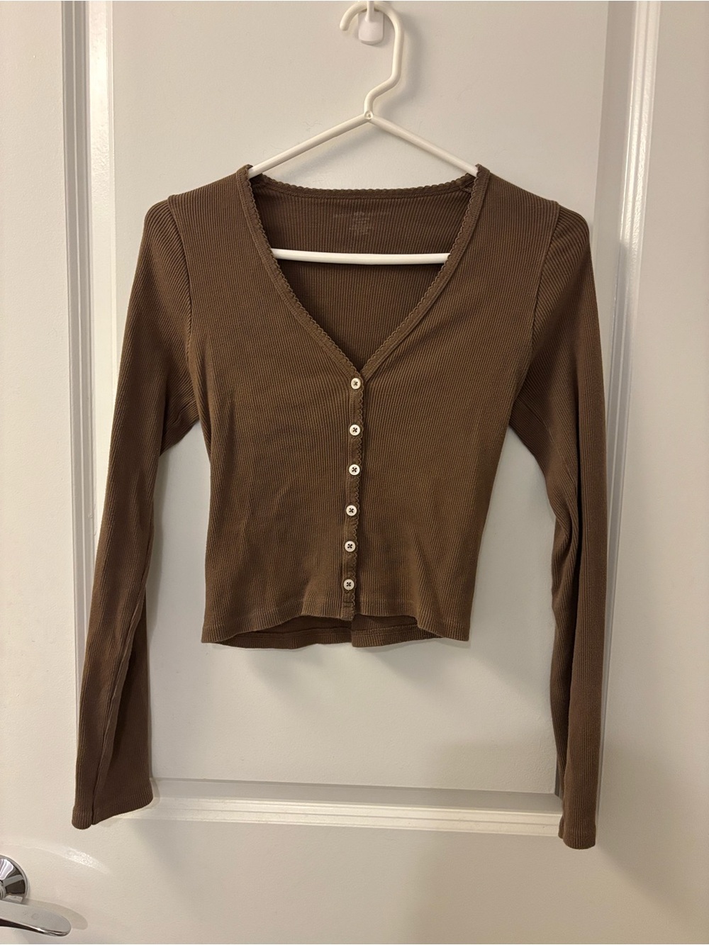 Brandy Melville Brown Button-Front V-Neck Long Sleeve Top/cardigan cotton